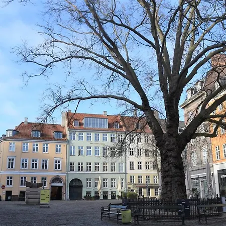 Sanders Old Square - Smart One-bedroom Near Stroget *